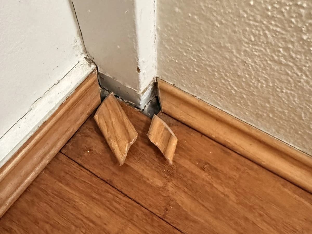 Timber skirting board corner joint